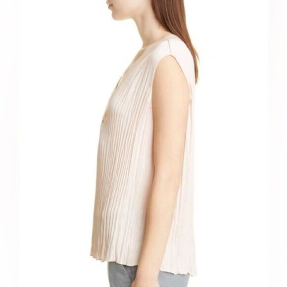 🎀 Vince. Crushed sleeveless double v neck blouse in French rose new - Picture 10 of 13